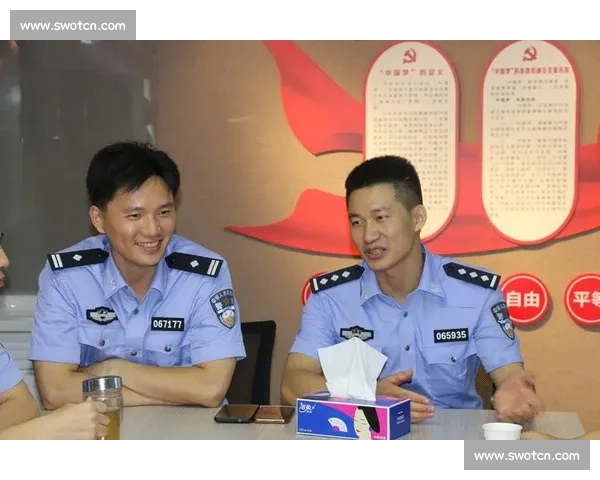杨程晒与马斯切拉诺合影：昔日战友的足球情缘与执教征程的期许